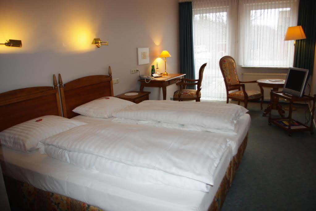 Kino-Hotel Meyer Harsefeld Bagian luar foto